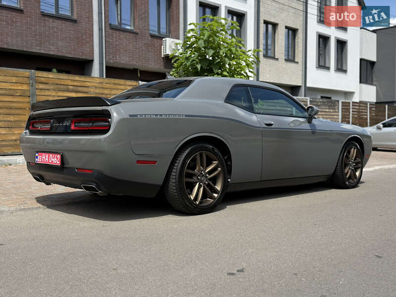 Купе Dodge Challenger 2017 в Киеве