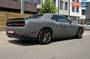 Купе Dodge Challenger 2017 в 