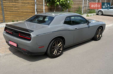 Купе Dodge Challenger 2017 в 