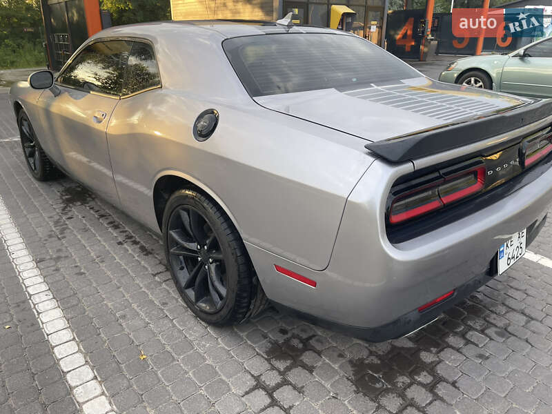 Купе Dodge Challenger 2015 в Каменском фото 6 Купе Dodge Challenger 2015 в Каменском