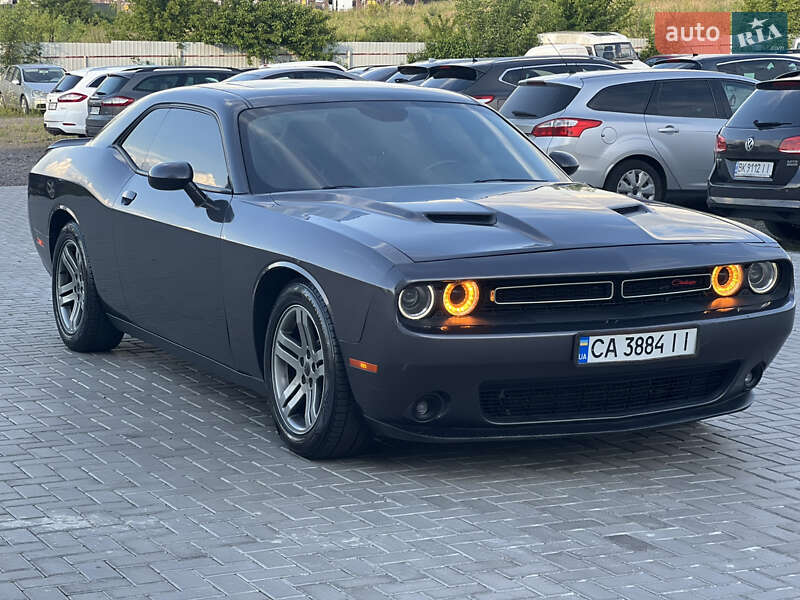 Купе Dodge Challenger 2015 в Ровно
