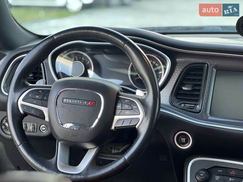 Купе Dodge Challenger 2015 в Ровно