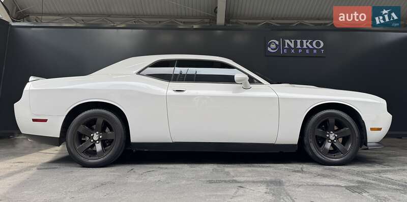 Купе Dodge Challenger 2013 в Киеве