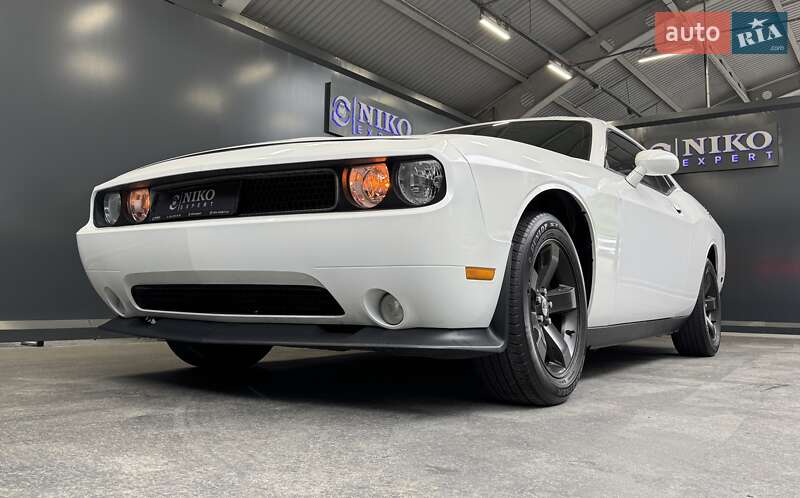 Купе Dodge Challenger 2013 в Киеве