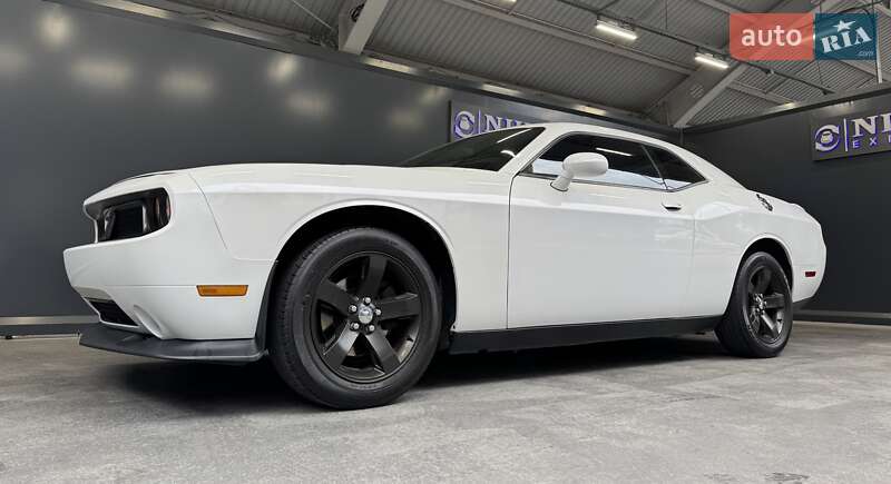 Купе Dodge Challenger 2013 в Киеве