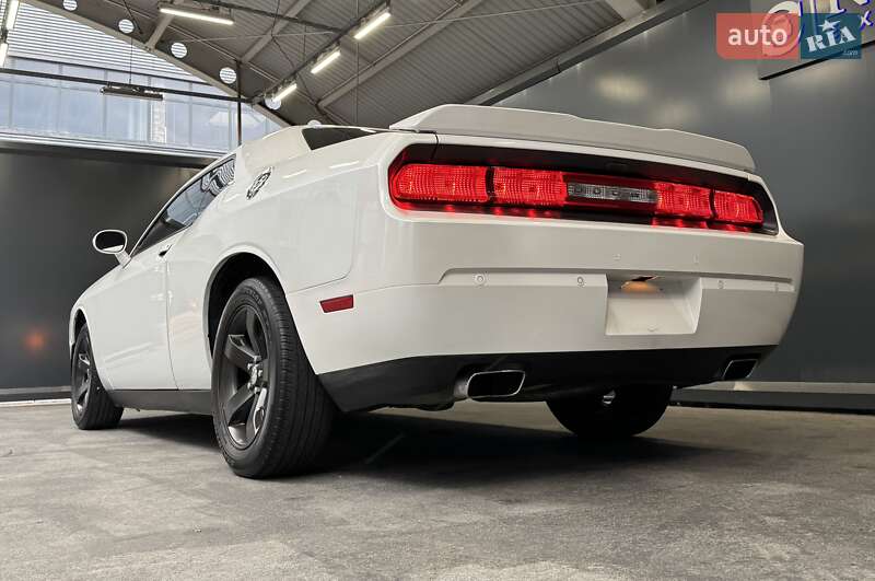 Купе Dodge Challenger 2013 в Киеве