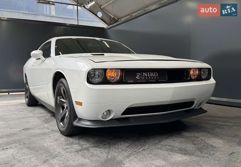 Купе Dodge Challenger 2013 в Киеве