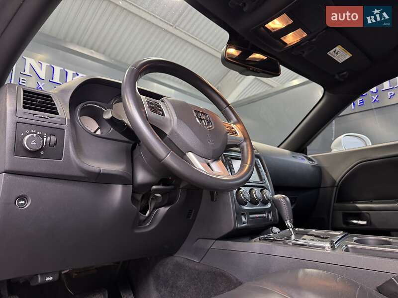Купе Dodge Challenger 2013 в Киеве