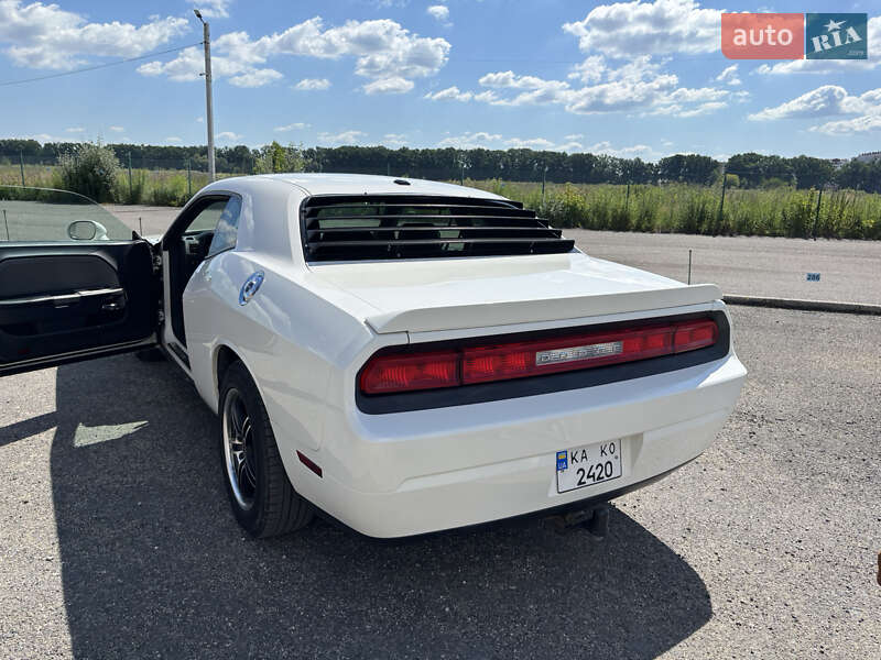 Купе Dodge Challenger 2008 в Киеве