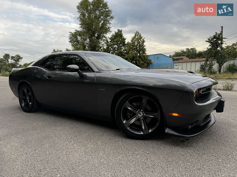 Купе Dodge Challenger 2018 в Днепре