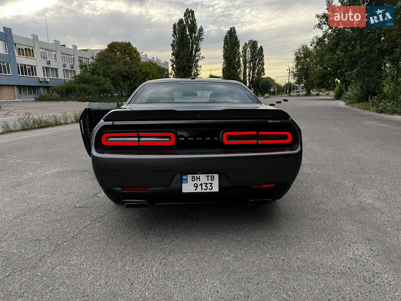 Купе Dodge Challenger 2018 в Днепре