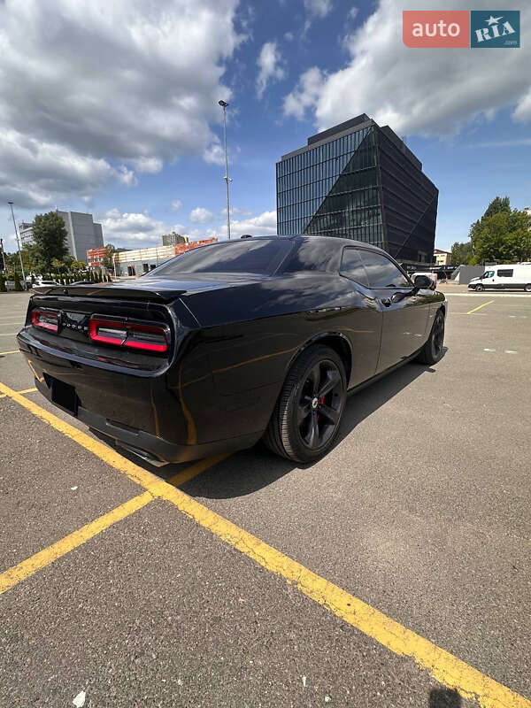 Купе Dodge Challenger 2017 в Києві фото 27 Купе Dodge Challenger 2017 в Києві