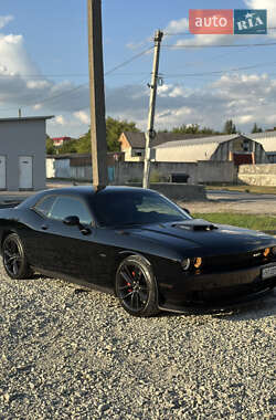 Купе Dodge Challenger 2019 в 