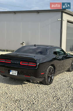 Купе Dodge Challenger 2019 в 