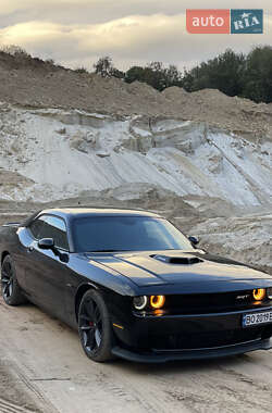Купе Dodge Challenger 2019 в 
