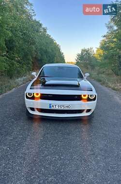Купе Dodge Challenger 2015 в Тульчині