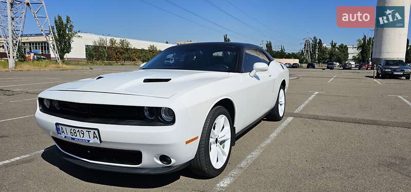 Купе Dodge Challenger 2016 в 