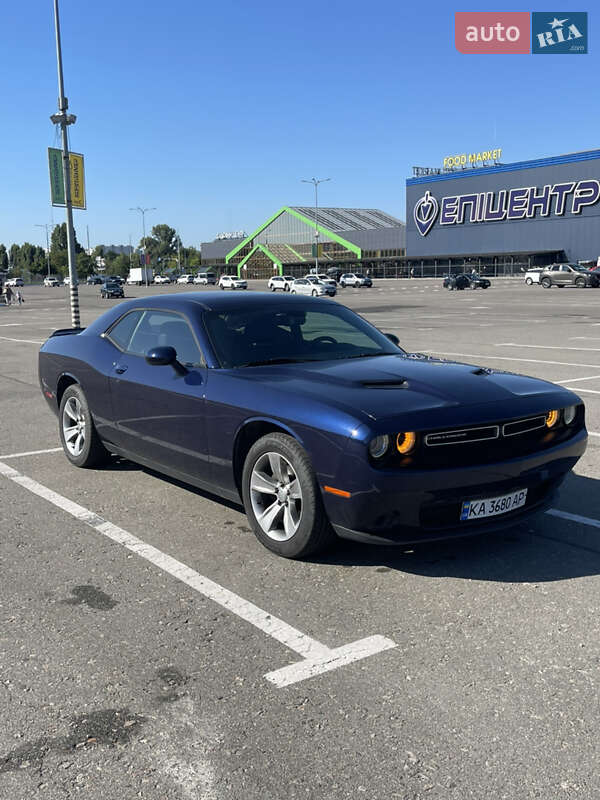 Купе Dodge Challenger 2016 в Ровно