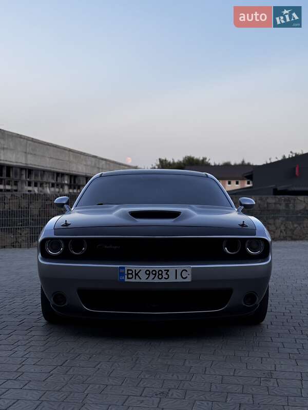 Купе Dodge Challenger 2017 в Ровно