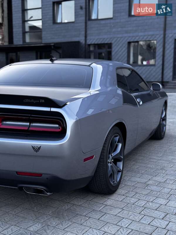 Купе Dodge Challenger 2017 в Ровно