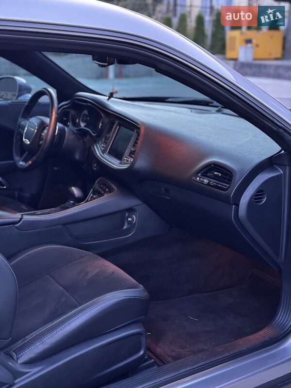 Купе Dodge Challenger 2017 в Ровно
