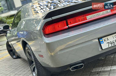 Купе Dodge Challenger 2013 в 