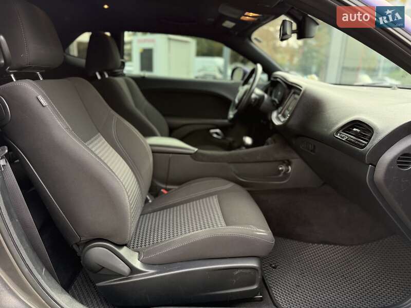 Купе Dodge Challenger 2017 в Києві фото 11 Купе Dodge Challenger 2017 в Києві