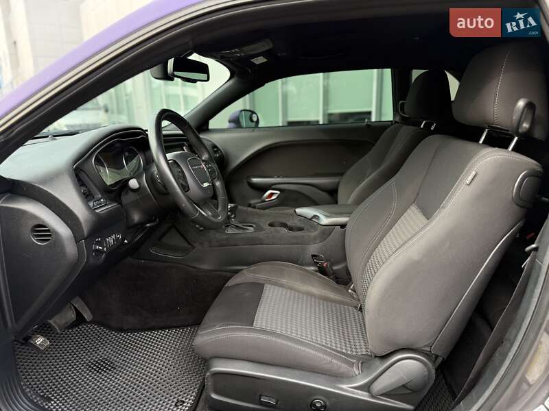 Купе Dodge Challenger 2017 в Києві фото 12 Купе Dodge Challenger 2017 в Києві