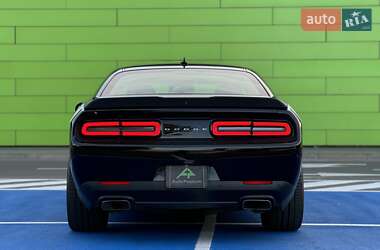 Купе Dodge Challenger 2018 в 