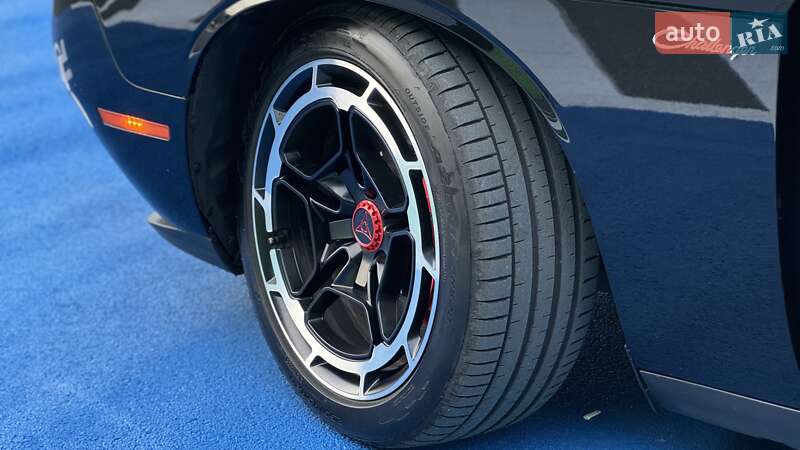 Купе Dodge Challenger 2018 в Киеве