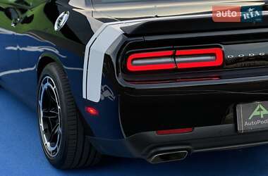 Купе Dodge Challenger 2018 в 