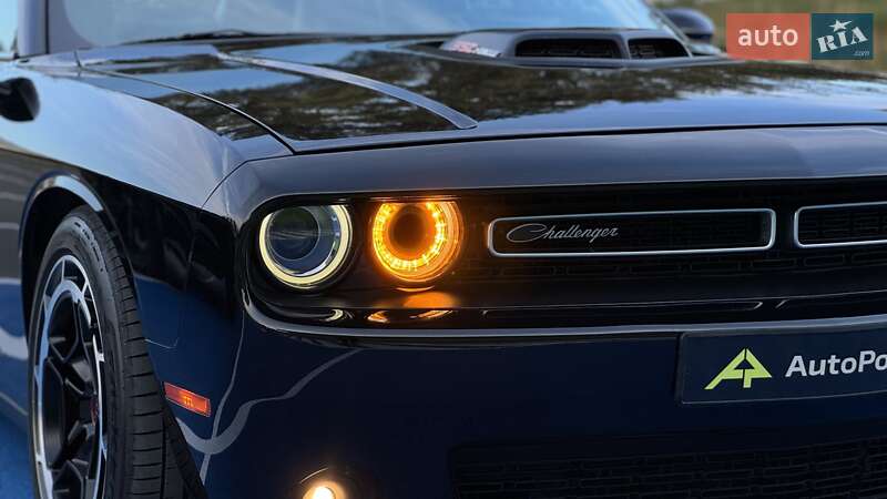 Купе Dodge Challenger 2018 в Киеве