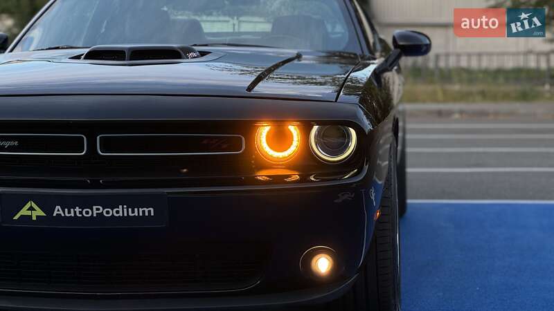 Купе Dodge Challenger 2018 в Киеве