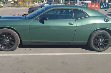 Купе Dodge Challenger 2017 в 
