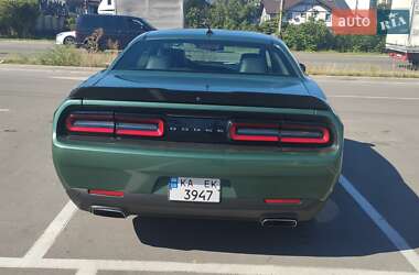 Купе Dodge Challenger 2017 в 