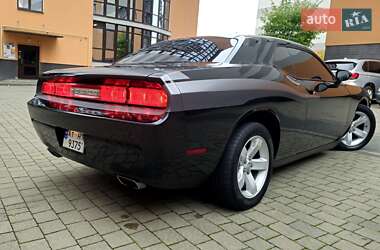 Купе Dodge Challenger 2014 в 