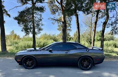 Купе Dodge Challenger 2017 в 