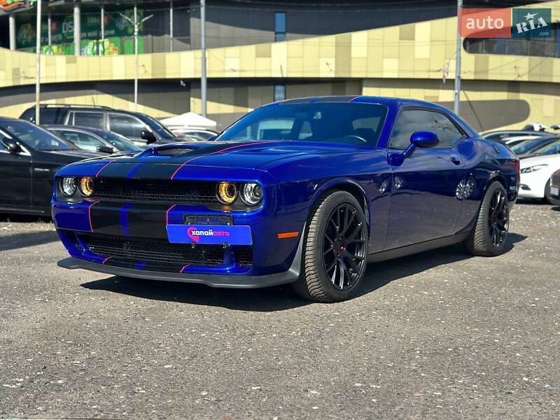 Купе Dodge Challenger 2019 в 