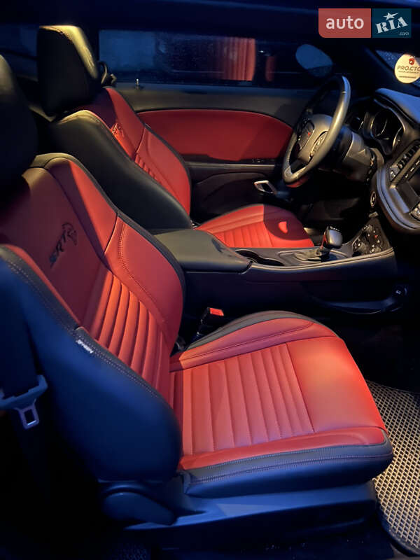 Купе Dodge Challenger 2017 в Львове