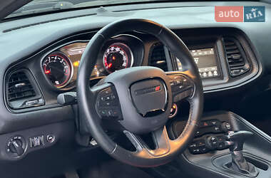 Купе Dodge Challenger 2017 в 