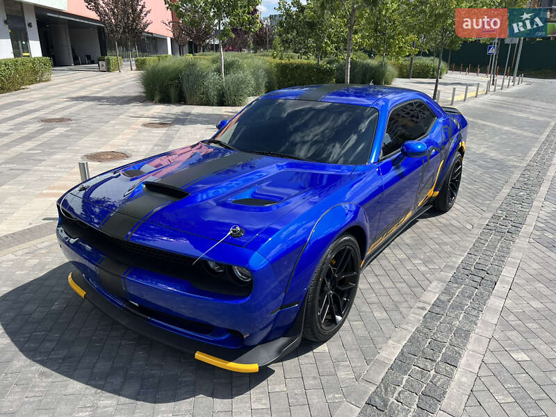 Купе Dodge Challenger 2022 в Киеве