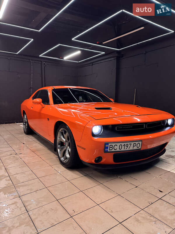 Купе Dodge Challenger 2016 в Києві