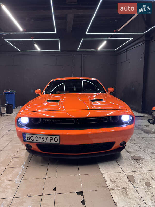 Купе Dodge Challenger 2016 в Києві