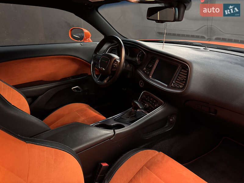 Купе Dodge Challenger 2016 в Києві
