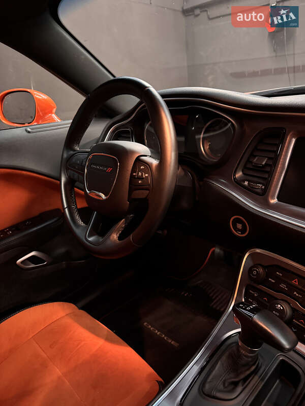 Купе Dodge Challenger 2016 в Києві