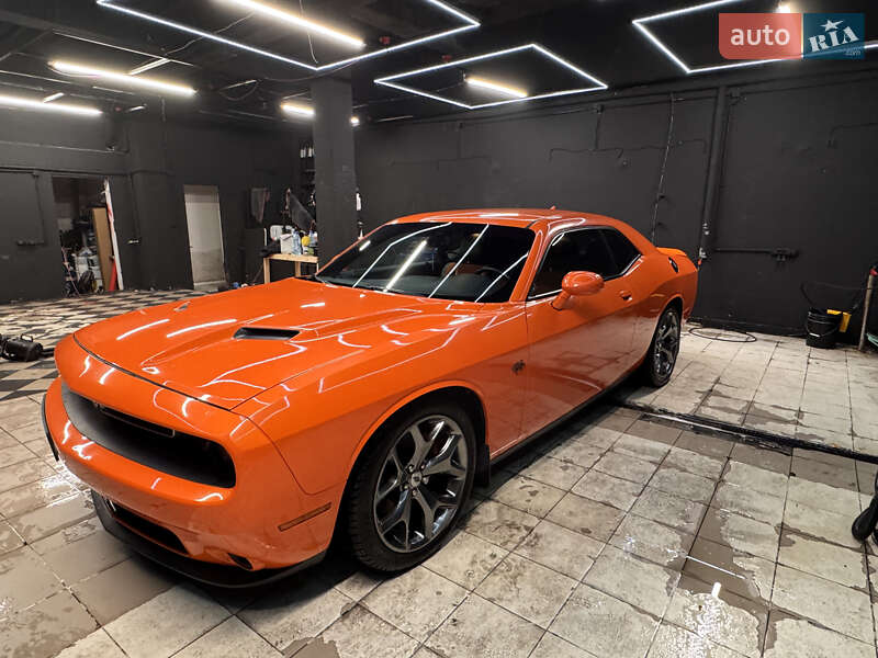 Купе Dodge Challenger 2016 в Києві