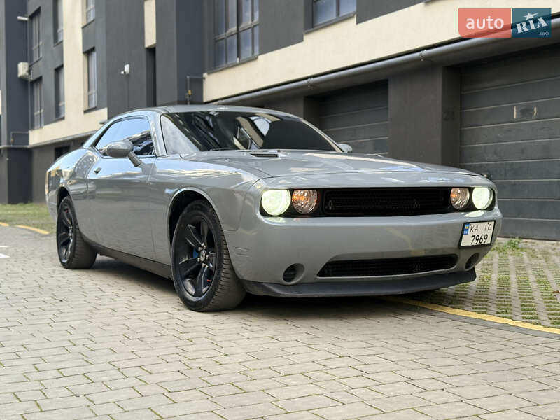 Купе Dodge Challenger 2013 в Ивано-Франковске