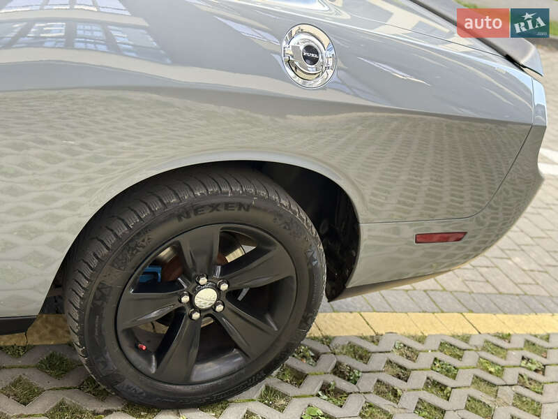 Купе Dodge Challenger 2013 в Ивано-Франковске