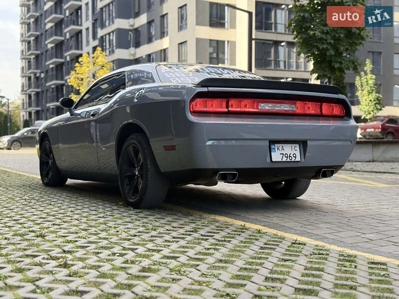 Купе Dodge Challenger 2013 в Ивано-Франковске