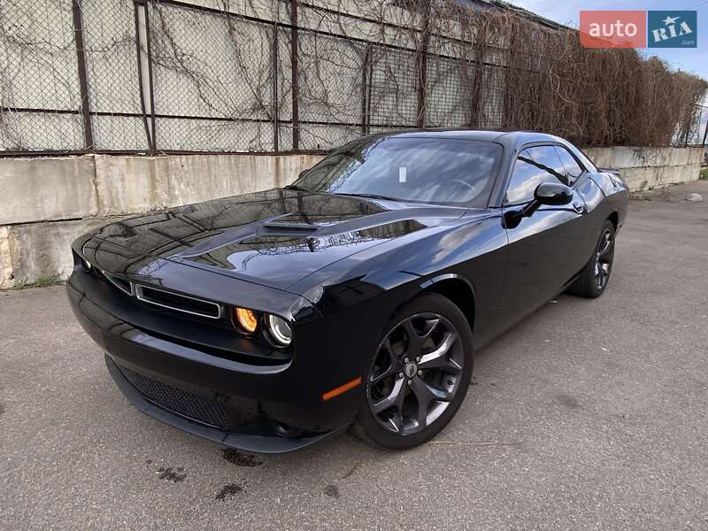 Купе Dodge Challenger 2017 в Києві фото 2 Купе Dodge Challenger 2017 в Києві